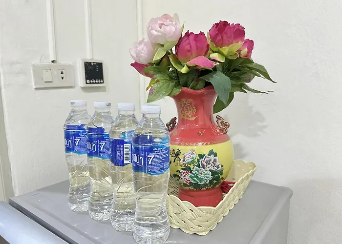 Longzhu Hotel 2*