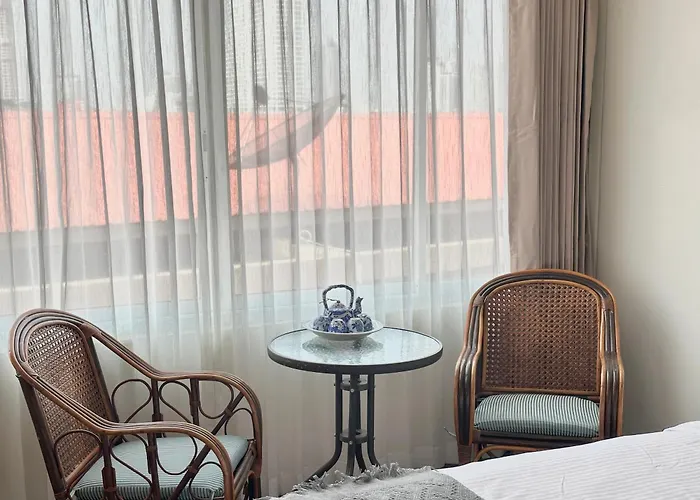 Hotel Longzhu 2*
