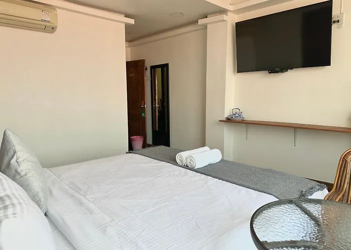 Longzhu Hotel Bangkok